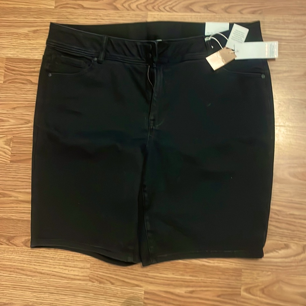 Lane Bryant shorts size 22